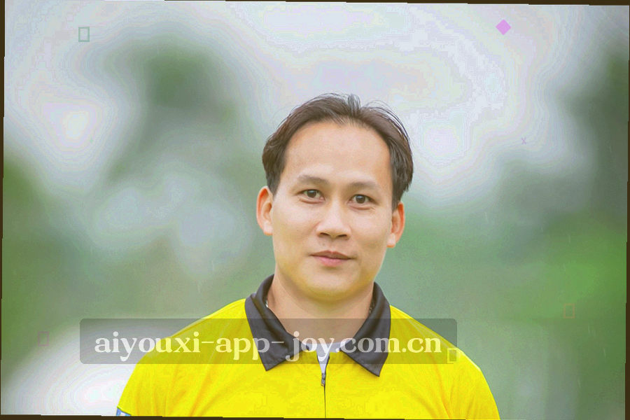 帮助中心问题分类与联系入口的暗色界面示意